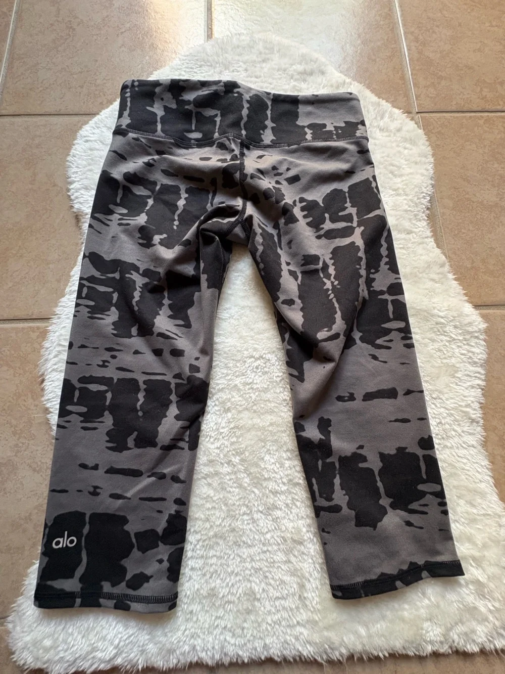 Alo Yoga Womens Airbrush Abstract Tie Dye Cropped Leggings Size S